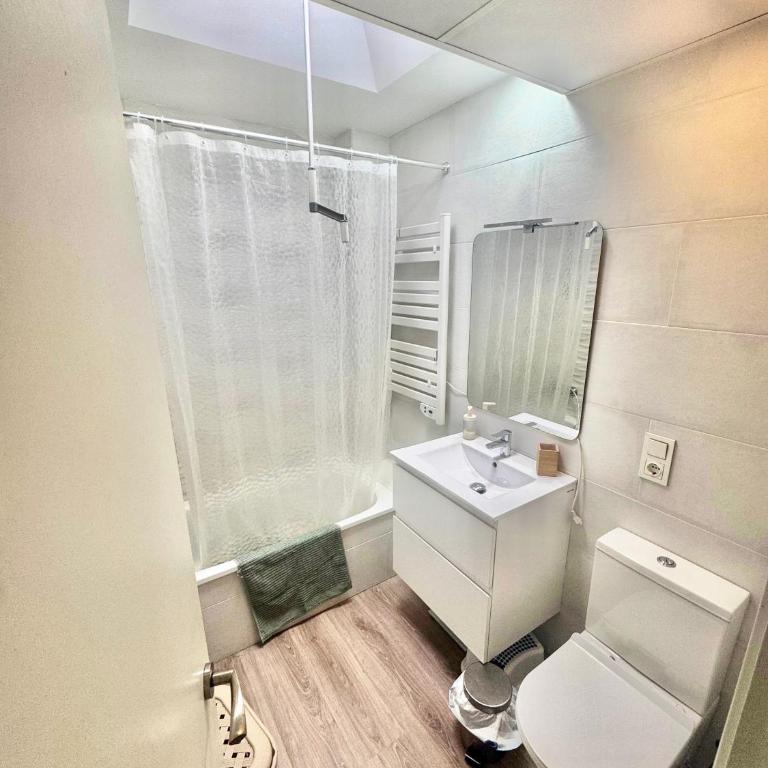 CASA DE DISEÑO EN LA PLAYA. - Casa de 5 dormitorios - 22