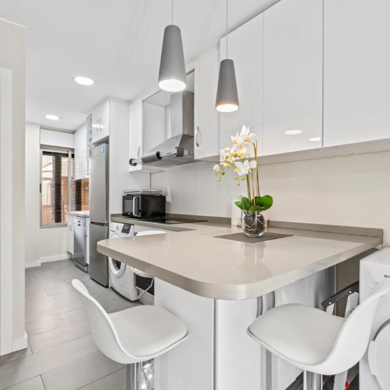 Mtsrat2 - Two-Bedroom Deluxe Apartment with Ocean View - 9