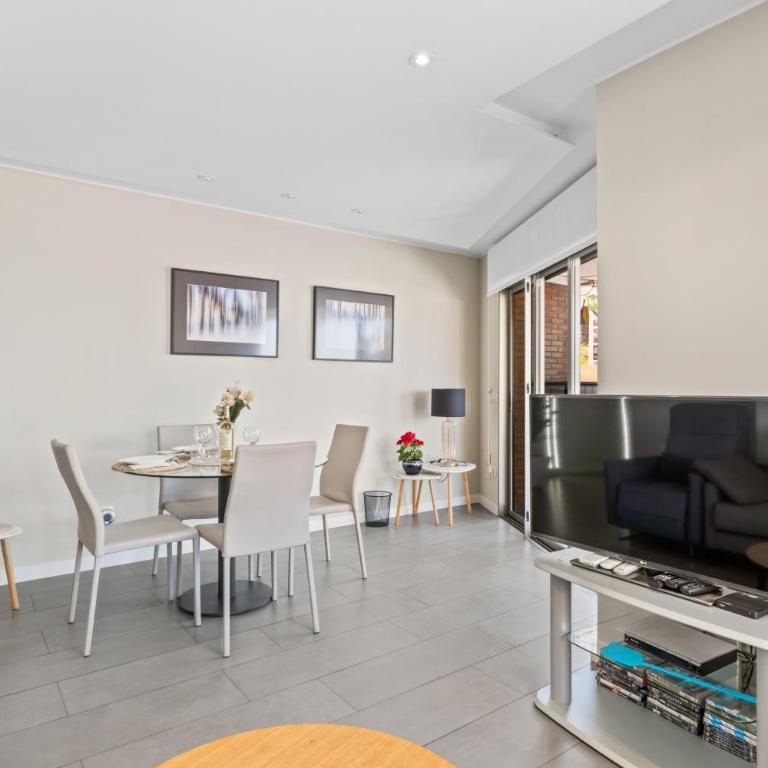Mtsrat2 - Two-Bedroom Deluxe Apartment with Ocean View - 6