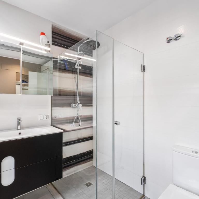 Mtsrat2 - Two-Bedroom Deluxe Apartment with Ocean View - 16