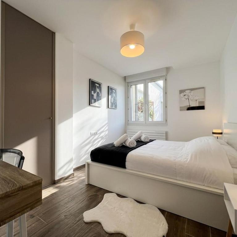 Hincmar Cathedral Quiet Bright Stylish - Appartamento con 2 Camere da Letto - 3