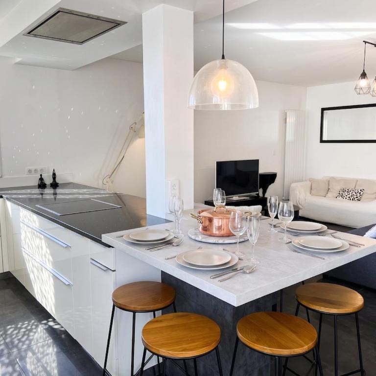 Hincmar Cathedral Quiet Bright Stylish - Appartamento con 2 Camere da Letto - 14