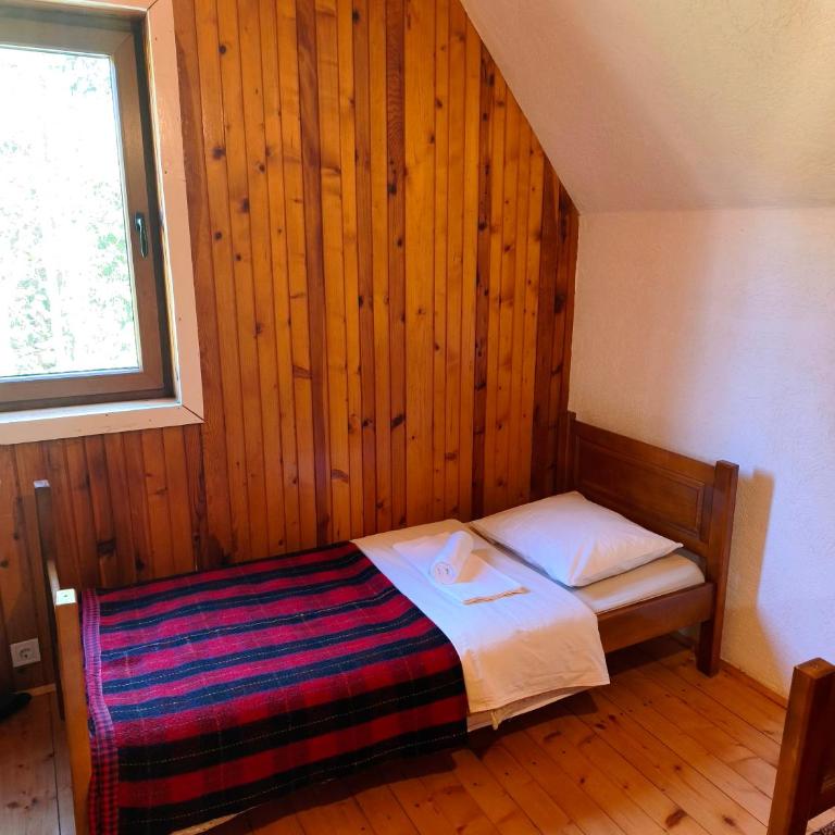 Vukov Konak - Wolf's lodge - Twin Room - 5