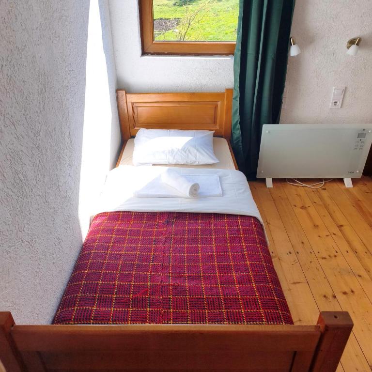 Vukov Konak - Wolf's lodge - Twin Room with Garden View - 4