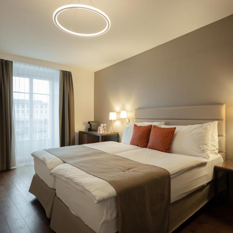 Hotel Des Alpes - Doppelzimmer zur Kapellbrücke - 14 m² - 13
