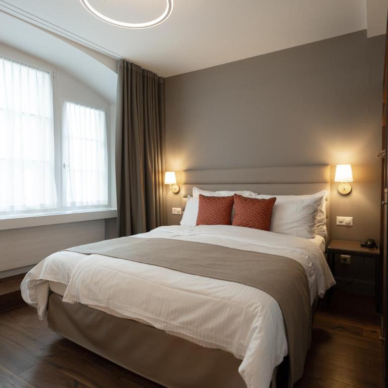 Hotel Des Alpes - Doppelzimmer zur Stadtseite - 14 m² - 23