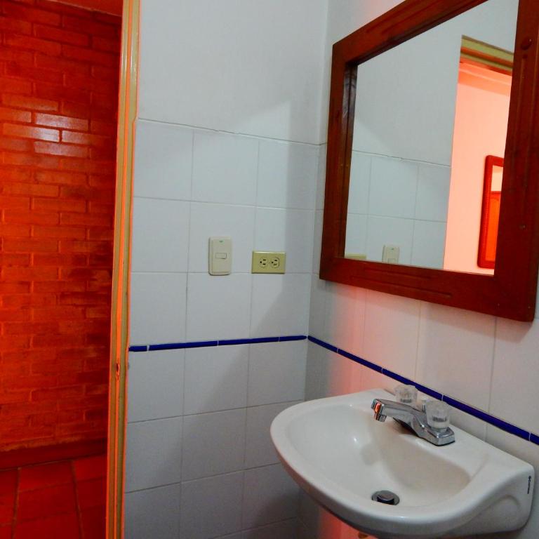 Hotel Castillo Real - Habitación Triple Básica - 3