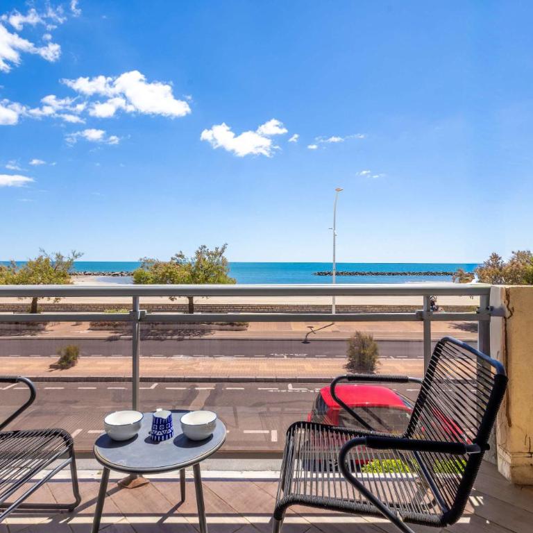 Valras-Loc Sablon - T4 Front de Mer avec Balcon - Apartment with View - 3