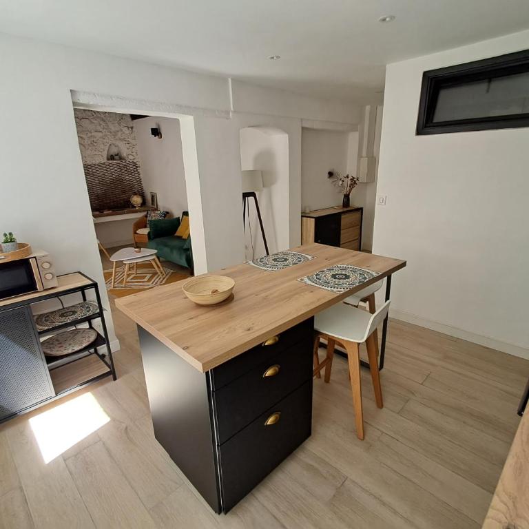 Près de la place du village appartement rénové lumineux et calme - Appartamento con 1 Camera da Letto - 1