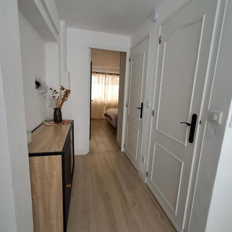 Près de la place du village appartement rénové lumineux et calme - Appartamento con 1 Camera da Letto - 5
