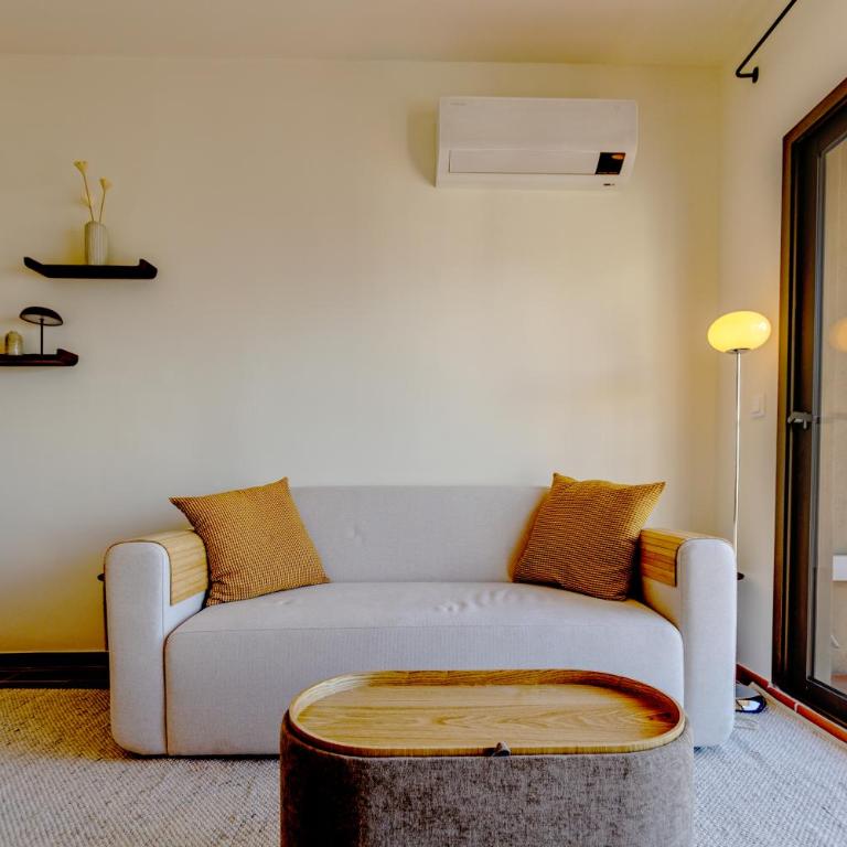 Apartamento con estilo a pocos minutos de la playa - Three-Bedroom Apartment - 5