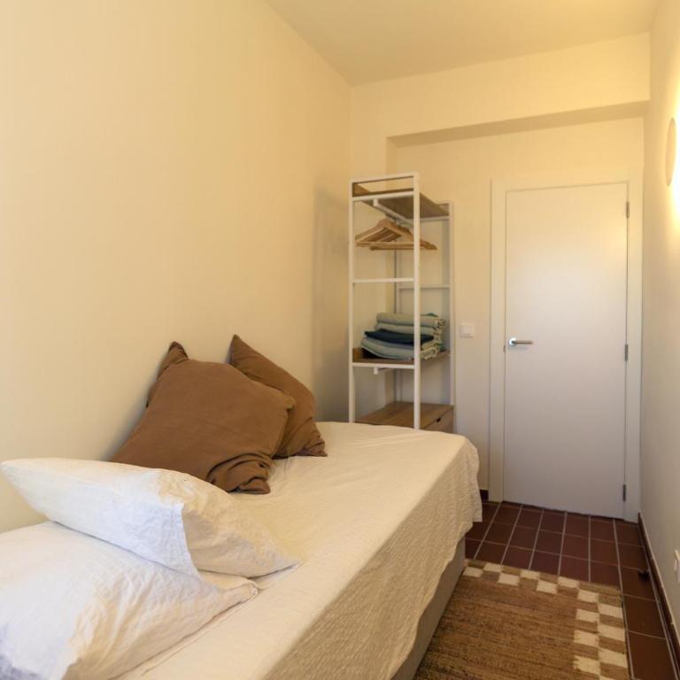 Apartamento con estilo a pocos minutos de la playa - Three-Bedroom Apartment - 6