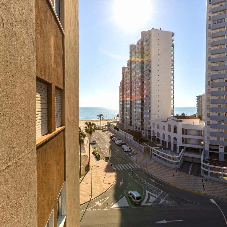 Apartamento con estilo a pocos minutos de la playa - Three-Bedroom Apartment - 7