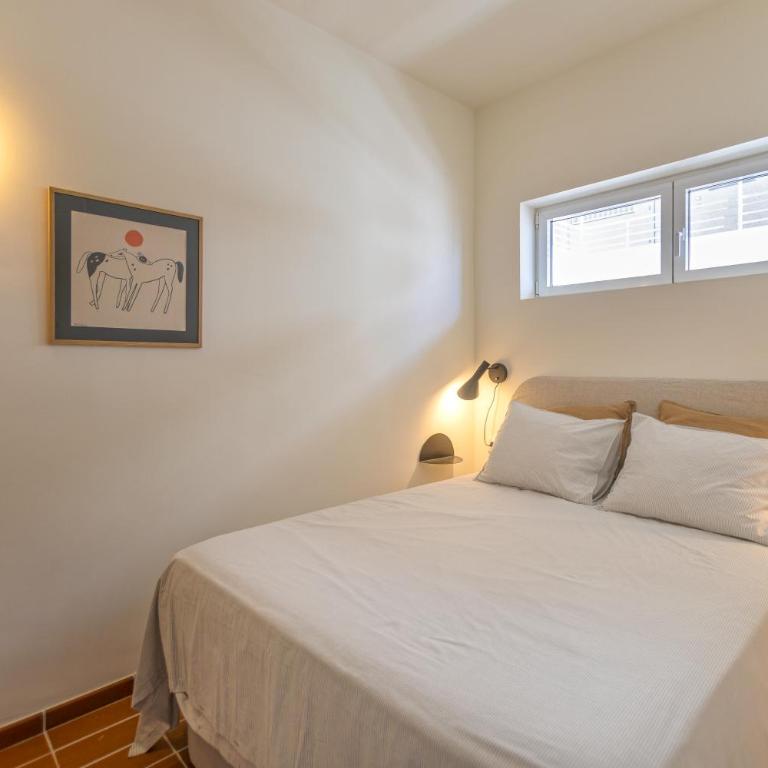 Apartamento con estilo a pocos minutos de la playa - Three-Bedroom Apartment - 13