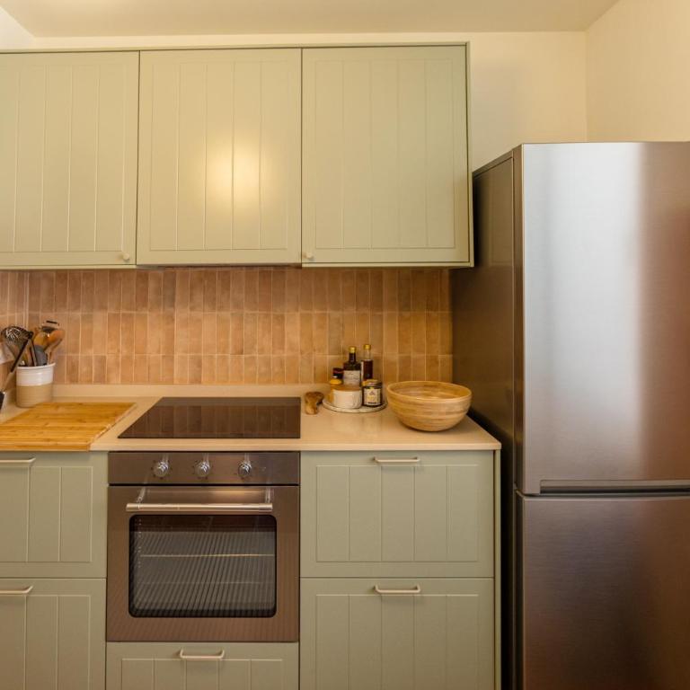 Apartamento con estilo a pocos minutos de la playa - Three-Bedroom Apartment - 27