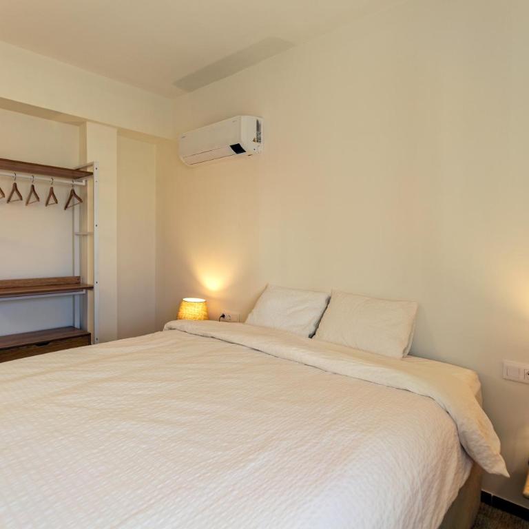 Apartamento con estilo a pocos minutos de la playa - Three-Bedroom Apartment - 28
