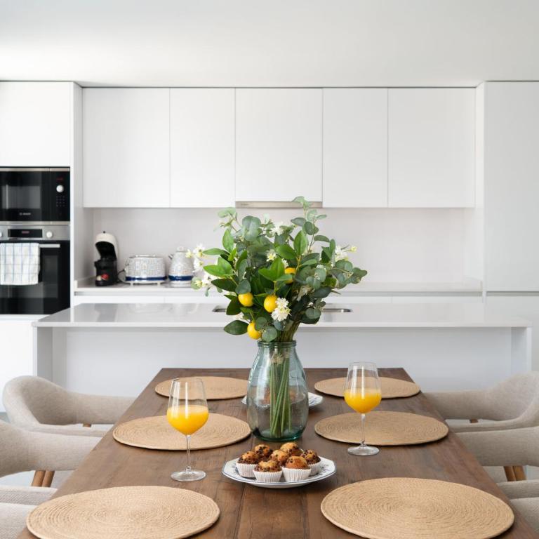 Sunny Blue Home Estepona - Apartamento de 3 dormitorios con balcón - 9