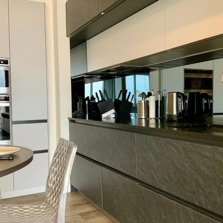 LES PIEDS DANS L'EAU - Appartement moderne à 50 m plage Le Grau-du-Roi - Appartamento - 10
