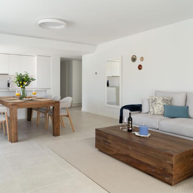 Sunny Blue Home Estepona - Apartamento de 3 dormitorios con balcón - 8