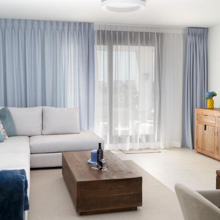 Sunny Blue Home Estepona - Apartamento de 3 dormitorios con balcón - 12