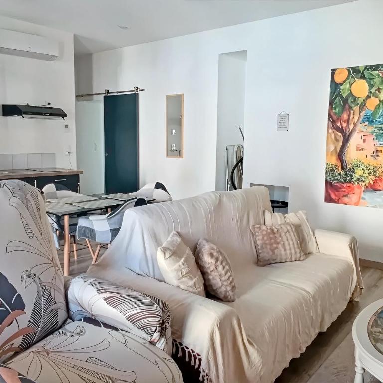 Apt 3, 1er étage, large T2 avec une terrasse commune - Appartement 1 Chambre - 1