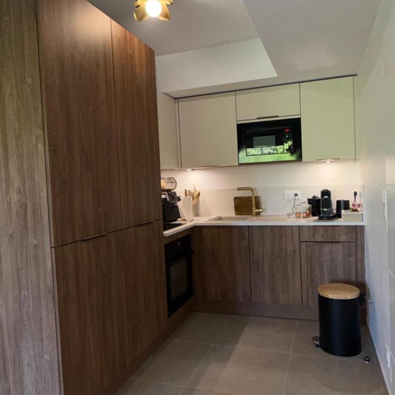 Riviera Pool Apartment - F2 - Parking privé - Proche plage - Apartment mit 1 Schlafzimmer und Balkon - 14