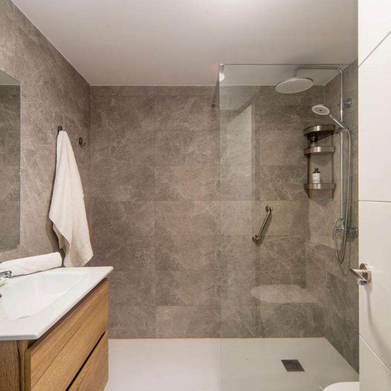 BenalBeach - Habitación Familiar con baño privado - 18