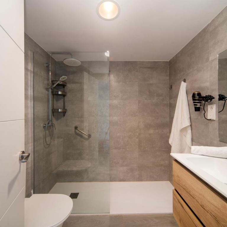 BenalBeach - Habitación Familiar con baño privado - 35