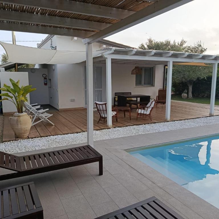 VILLA FEDERICA CON PISCINA/WITH POOL - Casa con 2 Camere da Letto - 3