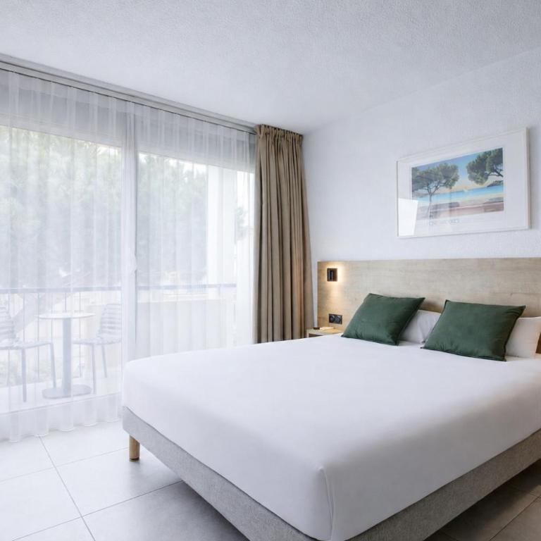 Hotel Centre Plage - Chambre Double Confort avec Balcon et Climatisation - Vue sur Montagne ou Côté Mer - 4