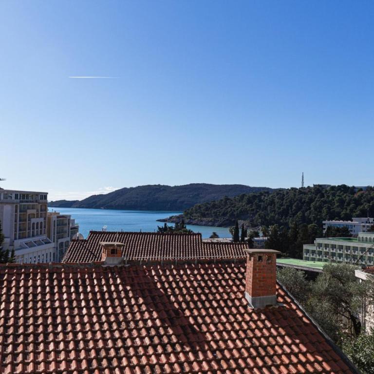 Valiya Residences Bečići - Two-Bedroom Deluxe Apartment with Ocean View - 6