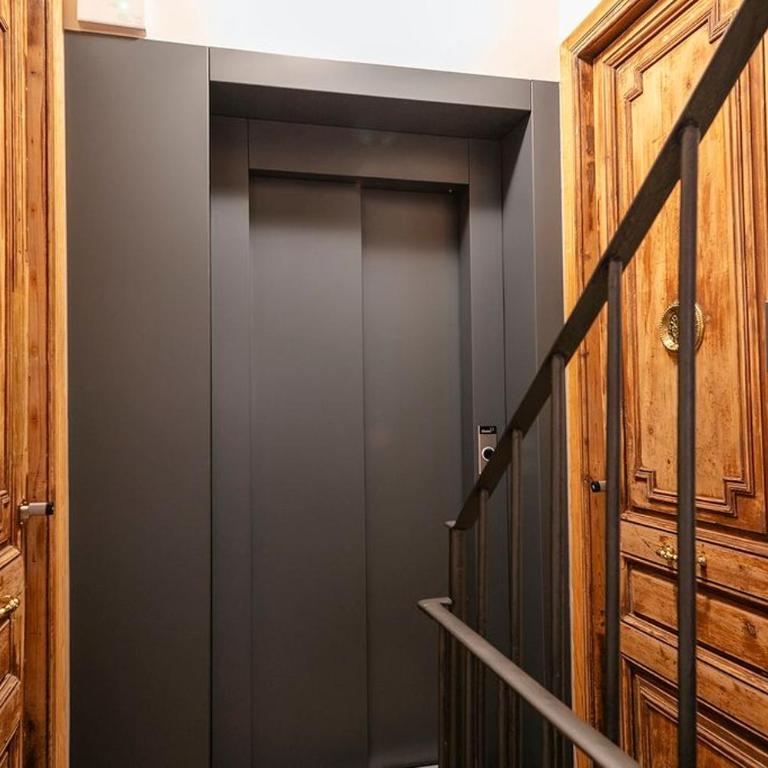 The Orbit Plaza España - One-Bedroom Apartment - 5