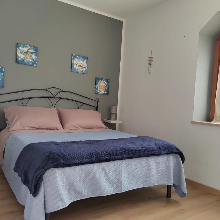 B&B Relax Gonone - Camera Matrimoniale Deluxe con Doccia - 4