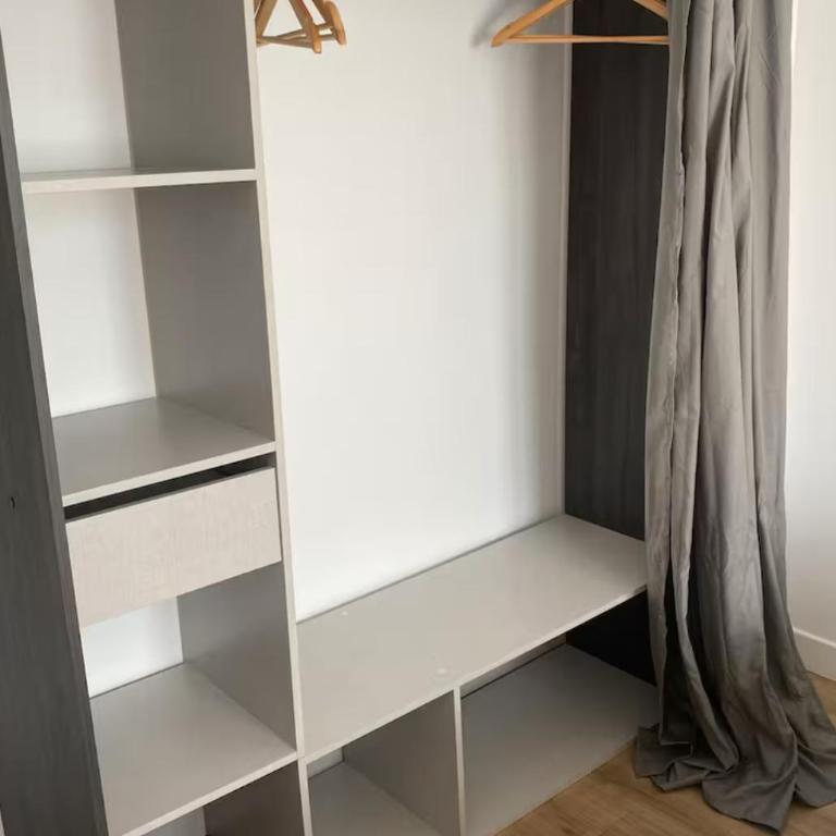 Domaine familial- 3 logements privatifs- 13 pers- Jardin et parking gratuit - Maison 2 Chambres - 21