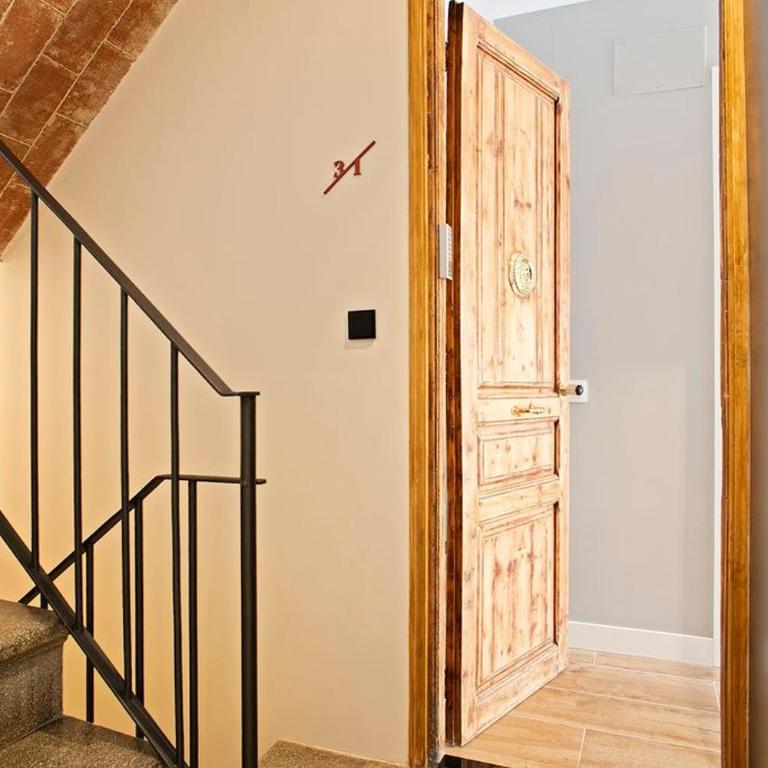 The Orbit Plaza España - One-Bedroom Apartment - 15