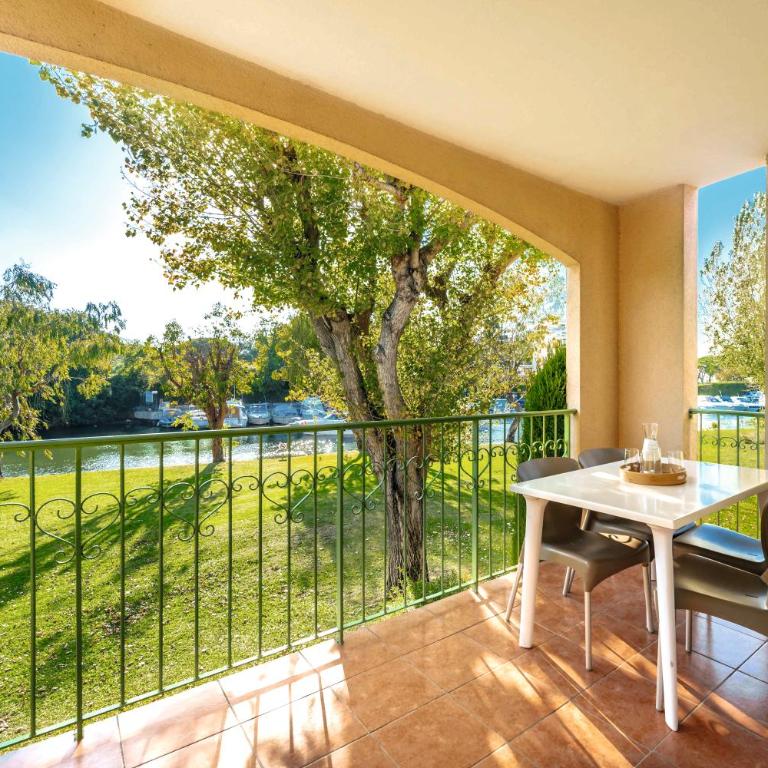 Résidence Pierre & Vacances Les Rives de Cannes Mandelieu - Appartement 1 Chambre Supérieur avec Terrasse ou Balcon (5 Personnes) - Vue sur Rivière - 1