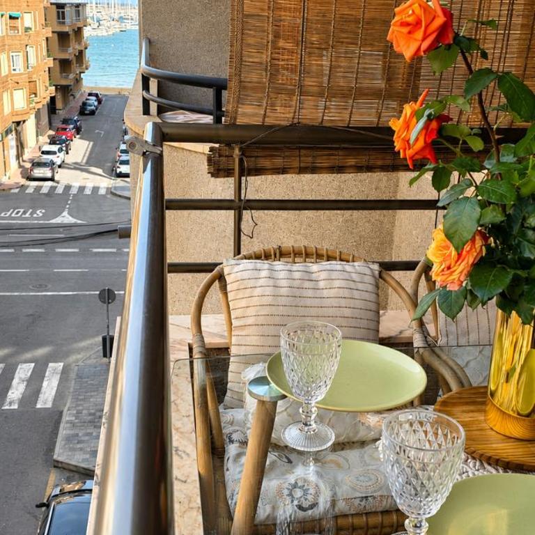 Apartamento Vera - Three-Bedroom Apartment with Sea View - 1
