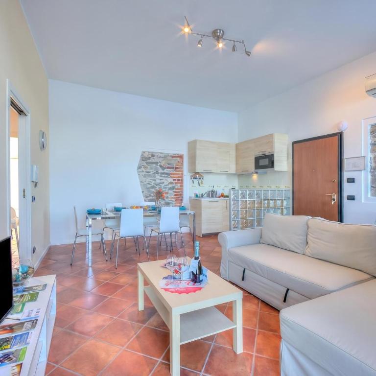 Aparthotel Arona on Lakeshore - Appartamento con Balcone - 13