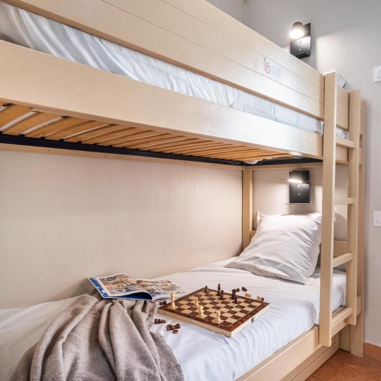 Résidence Pierre & Vacances Les Rives de Cannes Mandelieu - Appartement Supérieur 1 Chambre avec Coin Nuit dans Alcôve et Terrasse ou Balcon (6 Personnes) - Vue sur Rivière - 4