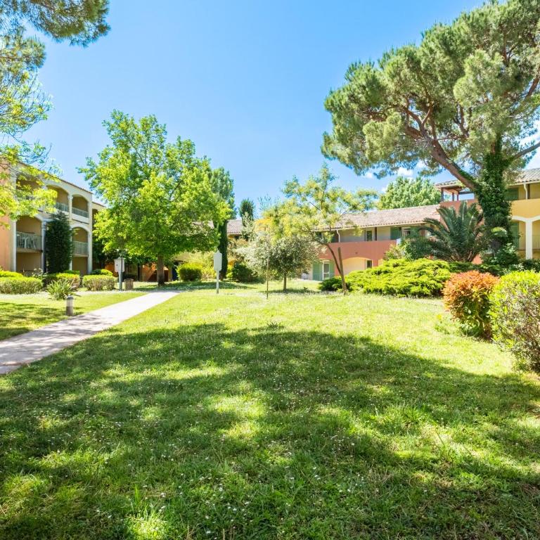 Résidence Pierre & Vacances Les Rives de Cannes Mandelieu - Appartement Supérieur 2 Chambres avec Terrasse ou Balcon (6 Personnes) - 2