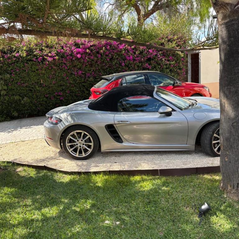 Villa with Private Pool & BBQ, Close to the Beach - Three-Bedroom Chalet - 17