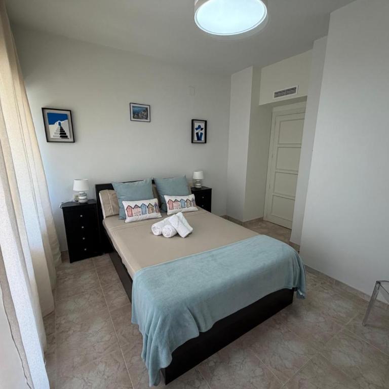Ventura San Fernando - Three-Bedroom Apartment - 18