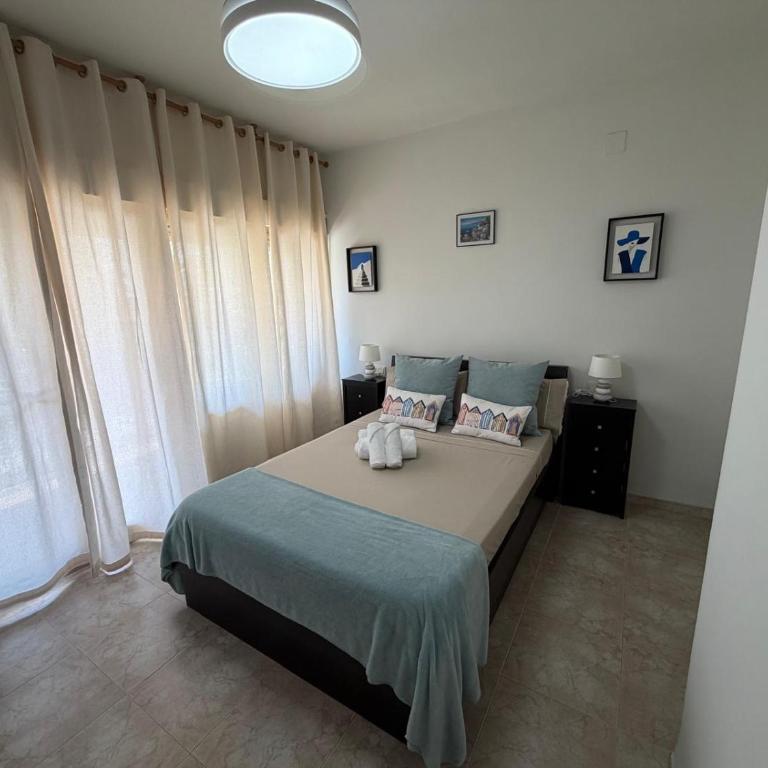 Ventura San Fernando - Three-Bedroom Apartment - 19