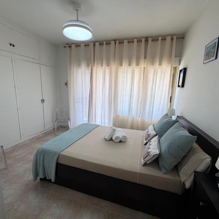 Ventura San Fernando - Three-Bedroom Apartment - 25