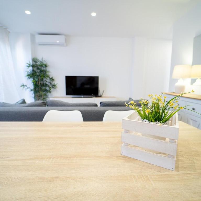 Ático luminoso con terraza enorme y AC a 2 min de la playa - Two-Bedroom Apartment - 22
