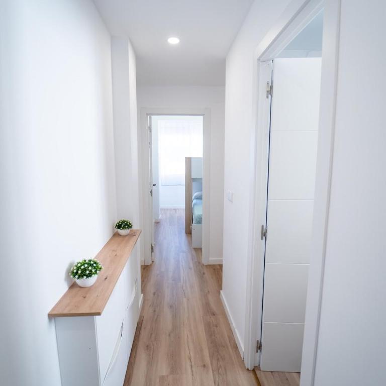 Ático luminoso con terraza enorme y AC a 2 min de la playa - Two-Bedroom Apartment - 30