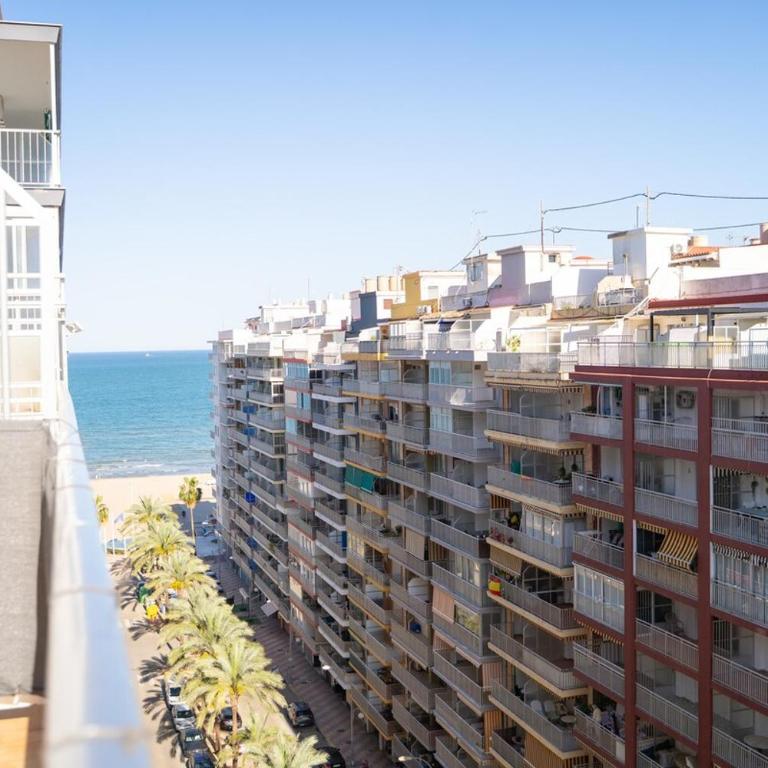 Ático luminoso con terraza enorme y AC a 2 min de la playa - Two-Bedroom Apartment - 31