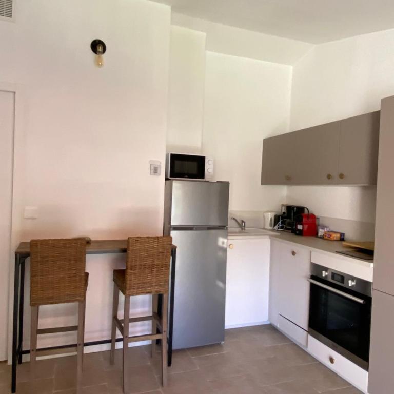 Appartement sur la corniche 4 personnes vue mer Boulouris St Raphael - Apartment mit 2 Schlafzimmern - 2