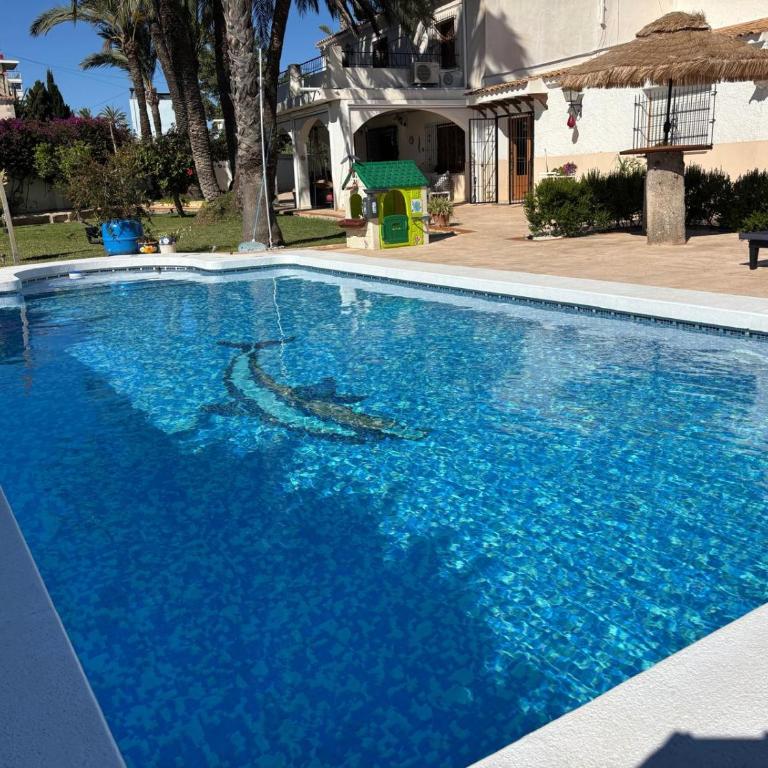 Villa with Private Pool & BBQ, Close to the Beach - Three-Bedroom Chalet - 1