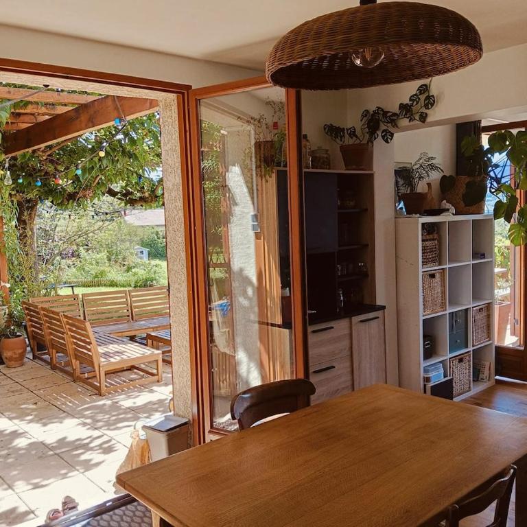 Grande maison entre montagne et campagne - Villa - 35